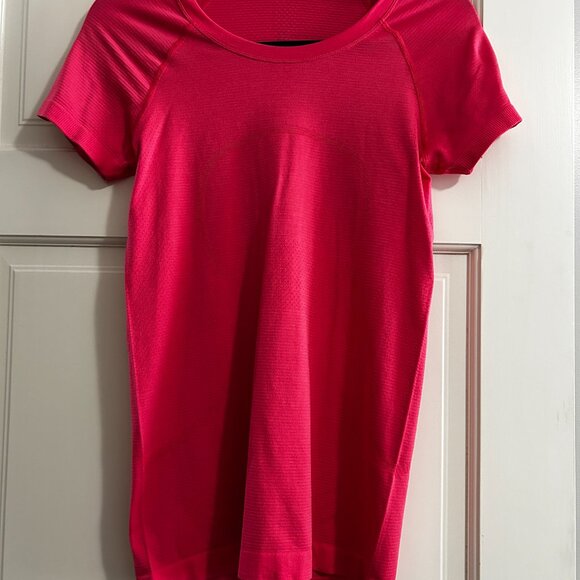 Lululemon Swiftly Tech Short-Sleeve Shirt 2.0 Lip Gloss / Lip Gloss - Picture 6 of 8